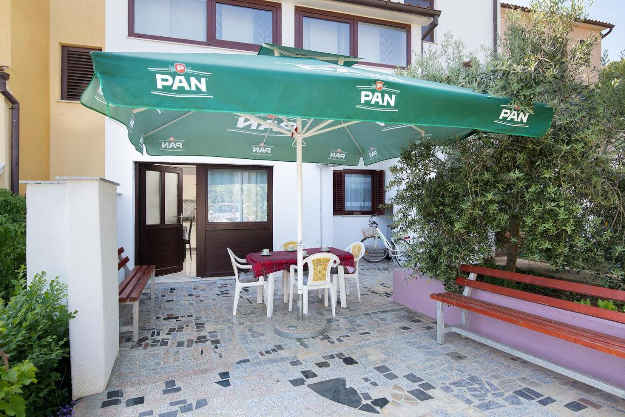 Apartment Rnjak Vinkuran Exterior photo